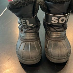 Boys Sorel Kids Commander kids boots, size 11